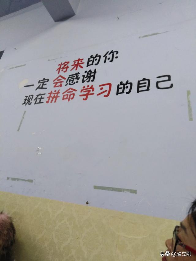 个人兼职创业没有钱,没有产品,没有资源,太难了,怎么办呀？