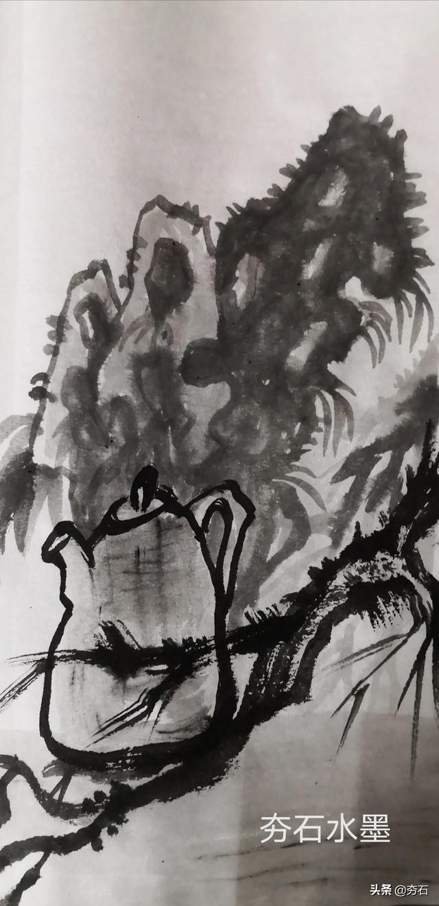 张爱玲照片:为什么有许多人喜欢张爱玲的小说，她的小说有何特点？