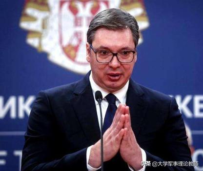 塞尔维亚人:疫情严重时期，塞尔维亚6000人聚众绝食抗议！你觉得过分吗？