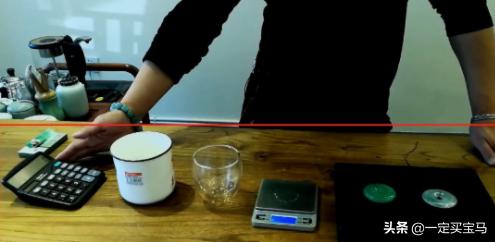 玉放在水里怎么鉴别,如何用一杯水快速鉴别真假翡翠？