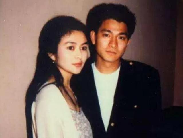 刘德华妻子照片:关之琳开通短视频账号，刘德华第一时间送祝福，两人情谊有多深？