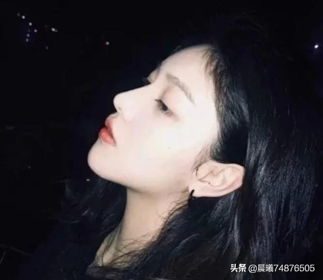 铲屎官漫画图片:为什么说考古学家最不愿意看到的东西是矿泉水瓶子？