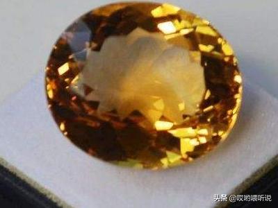 天然黄水晶的鉴别,肉眼如何识别纯天然黄水晶和假的黄水晶？