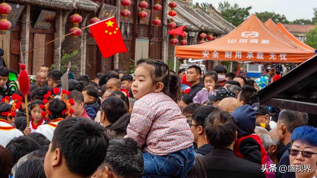 河南农村庙会斗狗现场视频:今年河南滑县火神庙会，有社火表演么？