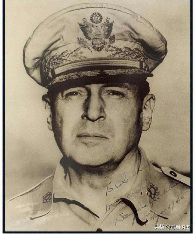 美国五星上将麦克阿瑟是怎样被解职的？为什么？插图25