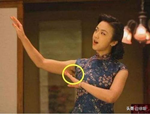男星露鸟:为什么有些女性喜欢在网络上拍照片的时候，故意把腋毛露出来？