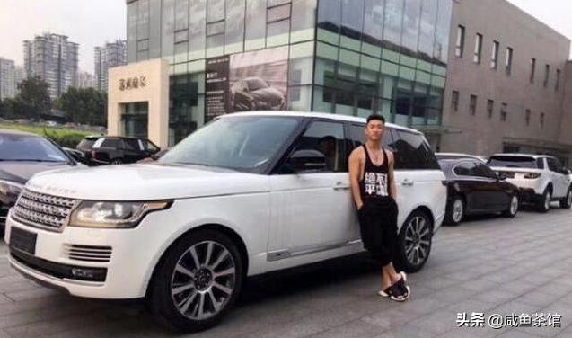 曹云金离开德云社:曹云金不再隐瞒直言：当年离开德云社是岳云鹏在捣鬼，怎么回事