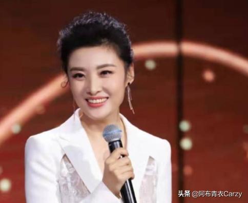 董卿老公是谁多少岁:密春雷比董卿小多少岁，前妻金晶个人资料照片