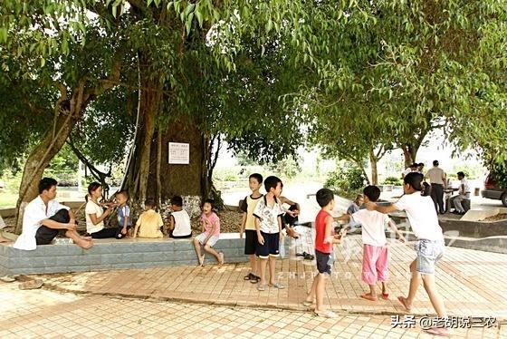 咬人的虫子:农村有一种肉眼看不到的小虫咬人很疼，它有名字吗？怎样对付它？