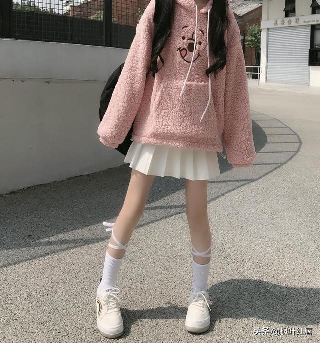 海青发型:中年女子穿什么裙子最好看