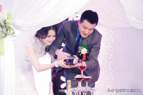 门第电视剧剧情介绍:电视剧《门·第》中余妈说的“插花编篓”是什么意思？