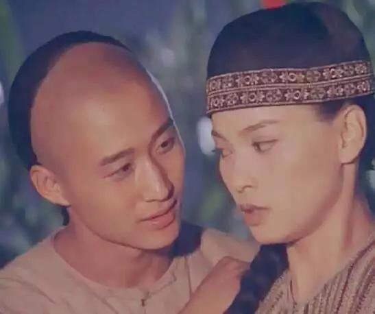 吴京的老婆:嫌弃吴京太穷不配她，嫁给富豪却遭抛弃，后悔了吗？