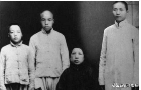 帅哥被强制榨精:俗话说：“男儿有泪不轻弹，只是未到伤心处”那么男人可以哭吗？