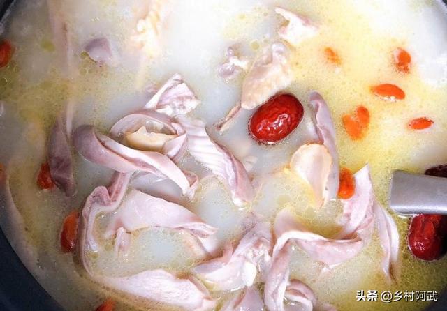 猪肚鸡怎么做才好吃 乡村阿武的回答 头条问答