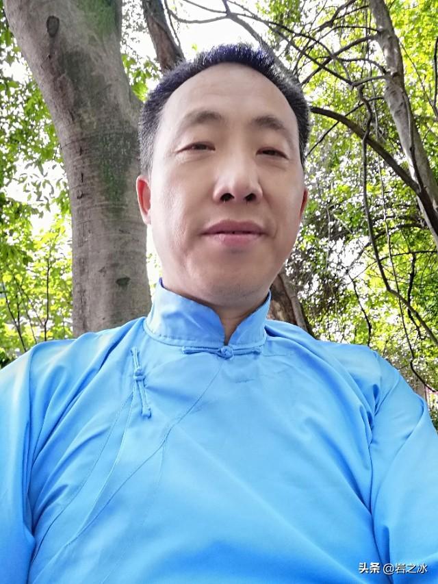 男人穿大襟衣服和女人不一样的地方是什么?-我的快乐小窝
