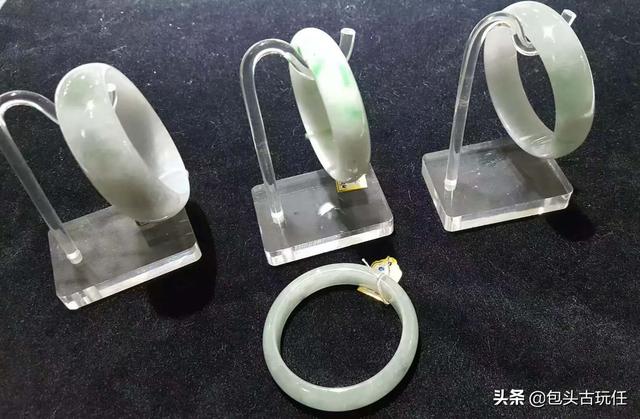 玉石专家在线估价,鉴定一下这个玉怎么样，估值多少？