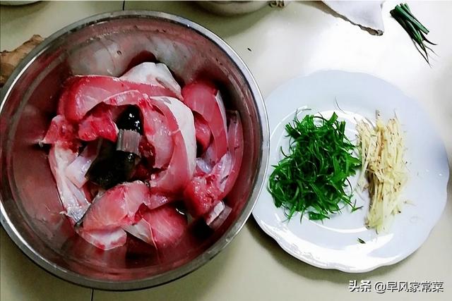 中餐厅林大厨清蒸鱼用什么鱼最好:在家里怎么样才能蒸好一盘鱼？