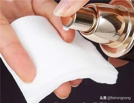 化妆水是不是爽肤水:化妆水和爽肤水什么区别有什么作用