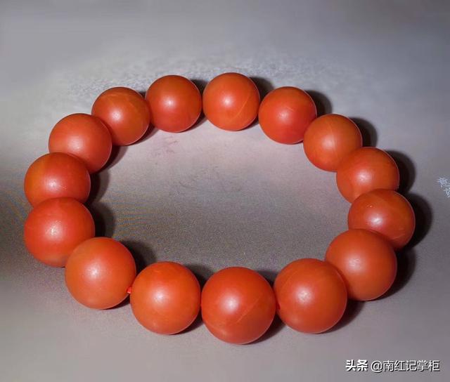 女人带南红好处和禁忌,南红能养人，但是你知道背后的科学逻辑吗？