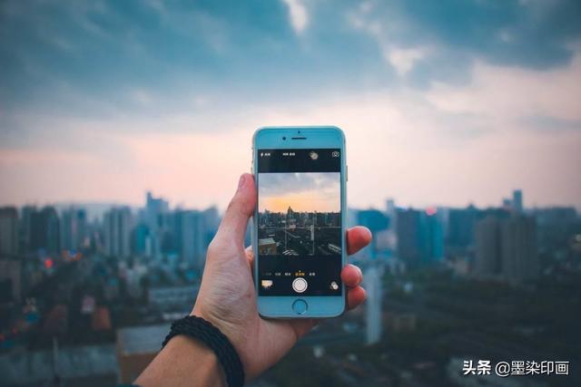 <a href=https://maguai.com/list/256-0-0.html target=_blank class=infotextkey>朋友圈</a>构图:如何用手机拍出有意境的照片？