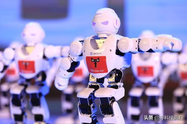 怎么评价目前的智能服务机器人,有实用性吗？