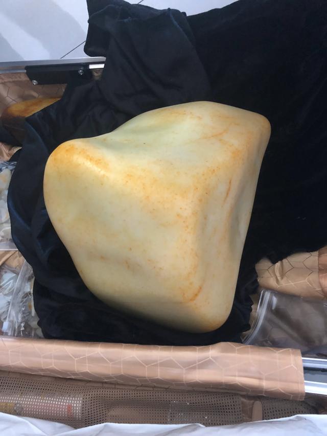 手镯 贵妃 正圈 圆条,雕一个玉镯需多少斤的料？注意什么？