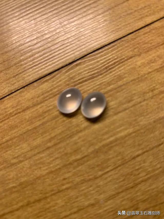 玉石象征着什么,玉佩，请大家帮忙看看是什么图案寓意？