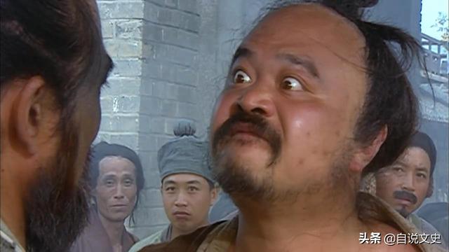 刀文兵杀了谁:野外遇到狼，手里恰好有一把一米五长的大砍刀，搏斗起来谁会赢？