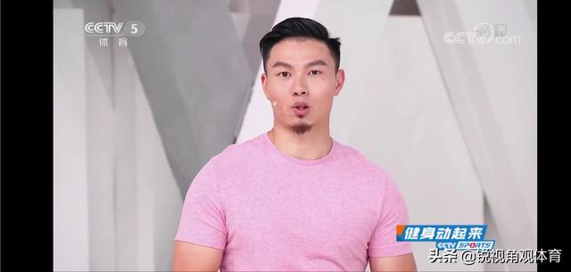 范佩西鱼跃:今早欧冠梅西的上帝视角传球逆天还是c罗世界级跑位惊艳