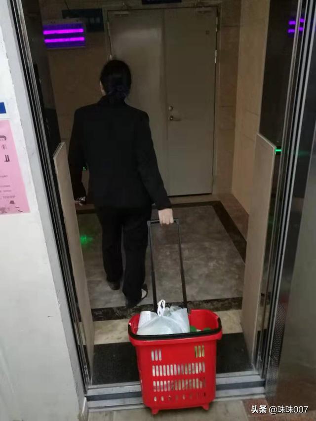 碧艾欧宠物用品旗舰店:红楼梦里红玉为什么不能上位？为什么芳官却可以？