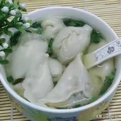水饺下锅后该怎么做？