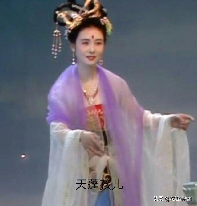 嫦娥的老公是谁啊:《西游记》里的嫦娥到底是谁？她有没有后台？