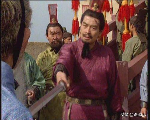 于婕:少年成名的杨婕却走偏了吗？