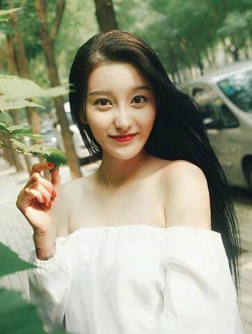 金尤美李书曼曾幸,金尤美,一甜,秦正威.名花一朵朵,被谁辣手摧.