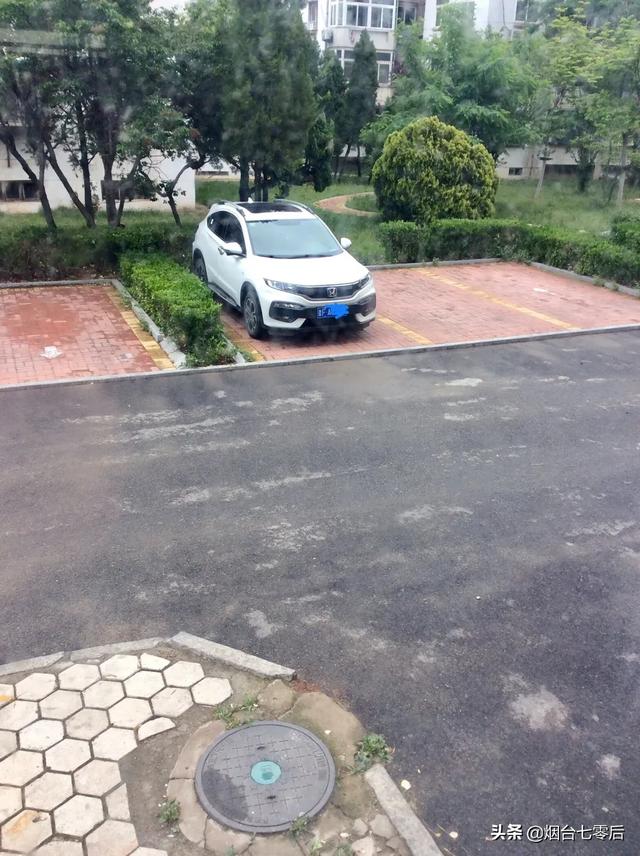 求推荐,15万左右,省油,适合阿姨开的越野车？