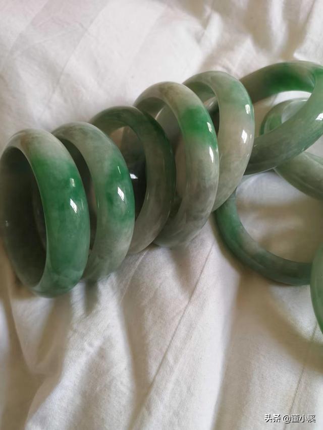 翡翠的雕刻工艺有哪些,如何从雕刻工艺上看玉雕作品好坏？