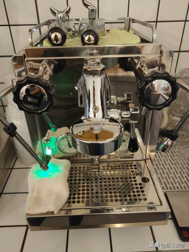 狗粮制作机器设备家用:办个小型的狗粮加工厂需要哪些设备？