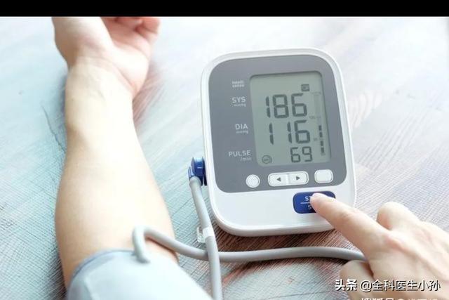 为什么有些人血压测量很高但是没有感觉和症状需要治疗吗