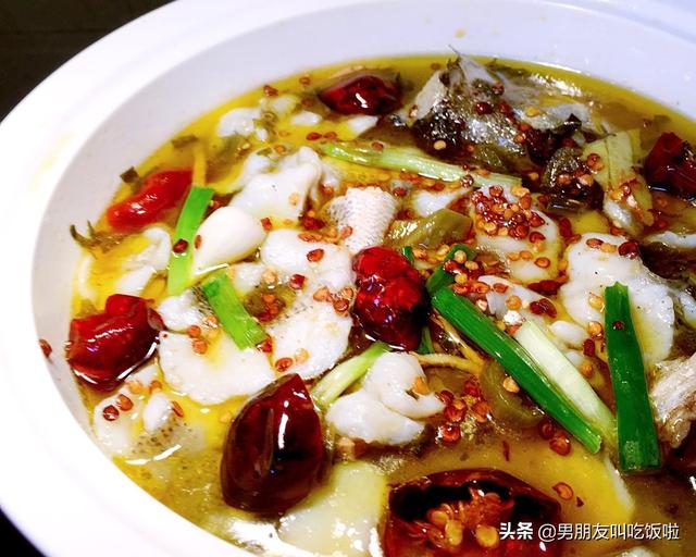 小鱼吃吃吃:水煮鱼怎么做，鱼才不会糊？