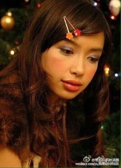 杨颖整容前:新晋美女演员黄诗棋，因撞脸杨颖被爆整容，真相如何？