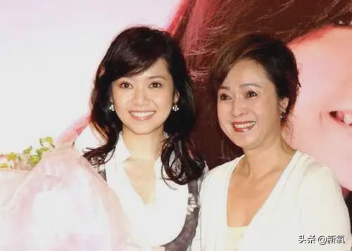 伊能静向赵兆道歉:全网为什么都是疯狂骂伊能静的？