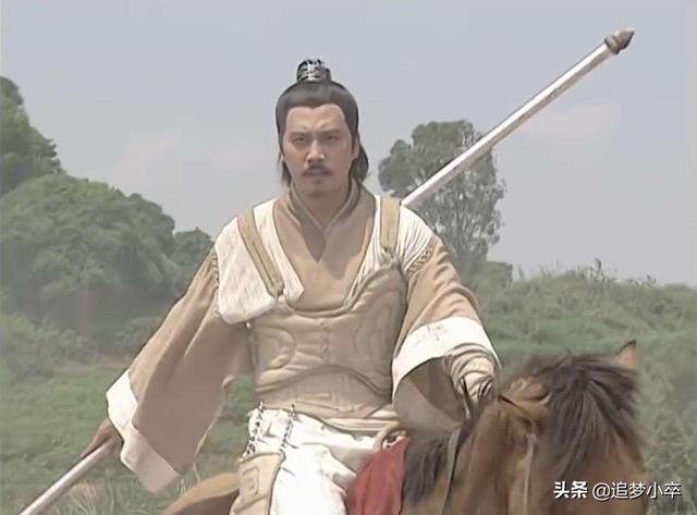 单雄信简介:《隋唐演义》中，单雄信为什么能成为绿林总瓢把子？