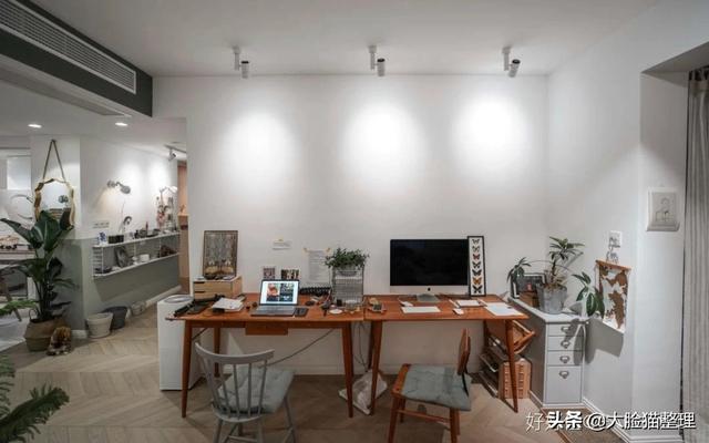 大脸猫图片:健身的你，到底穿不穿内裤？