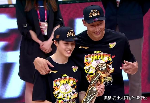 杨鸣女友:CBA第一帅杨鸣被曝疑似出轨，你想说点什么