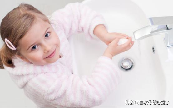 小孩怎样增强自身免疫力和抵抗力:怎么提升小孩子的免疫力和抵抗 ​最近发现孩子的免疫力非常差，应该如何改善？