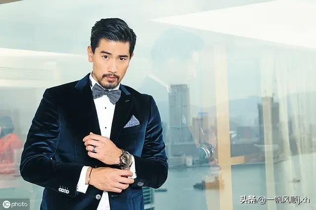 李威悼念许玮伦:给已逝的高以翔发“最具人气演员”奖还有意义吗？
