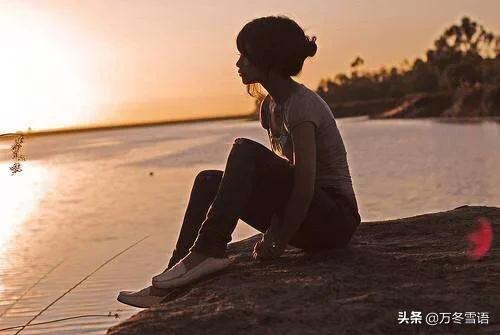 快刀乱麻给谁用好:当妈妈不喜欢你深爱的女朋友，并且两人打起来，你选择帮助谁？