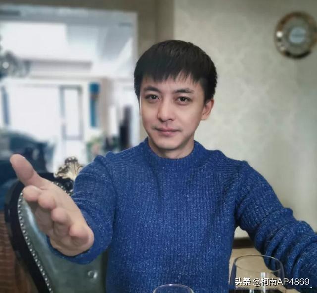张益达英雄联盟ID被“自曝”,粉丝网三排队狙击,一查战绩胜率仅34%,怎么评价？