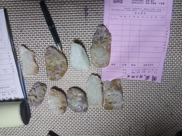 玉的材质有哪些种类,玉石雕刻与玉石材质有着什么样的联系？