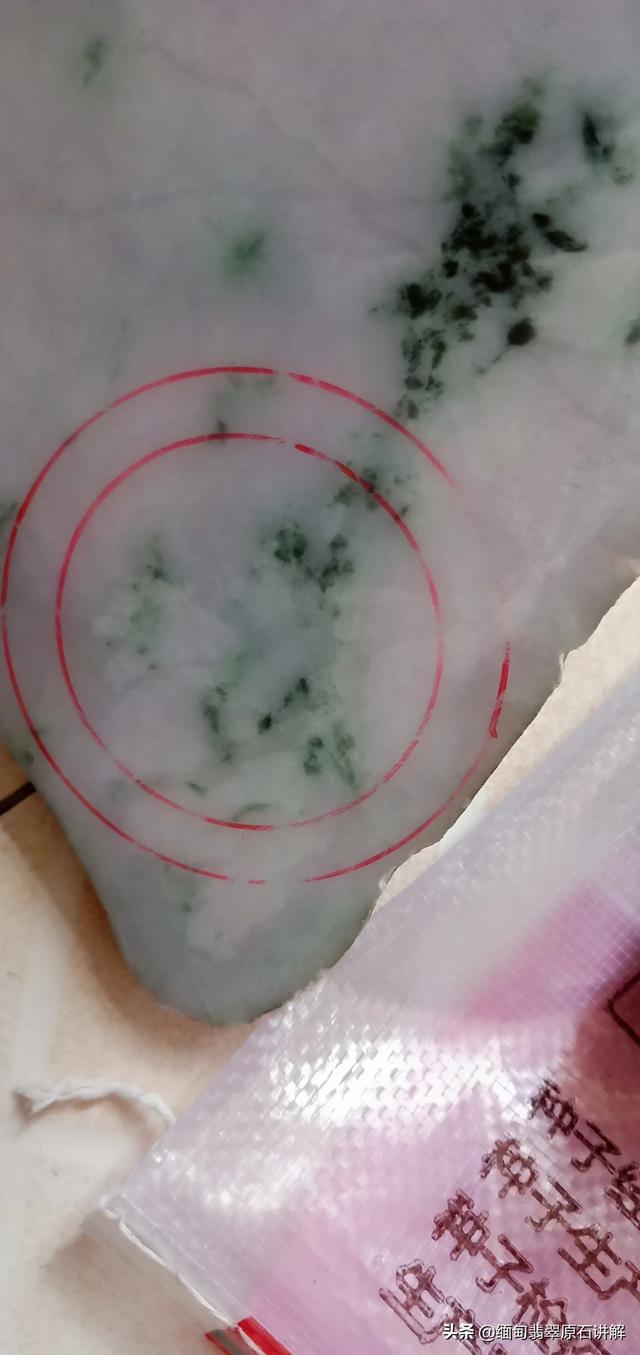 怎样才能买到好的玉手镯,买玉手镯在哪里买比较好，才能不买到假货？